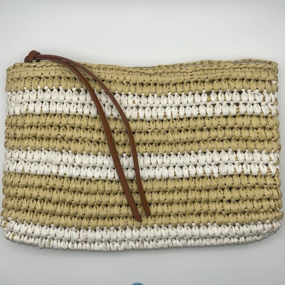GAP Handbags - GAP Straw Clutch Bag Woven Zip Pouch Beige White Summer Beach Boho Women